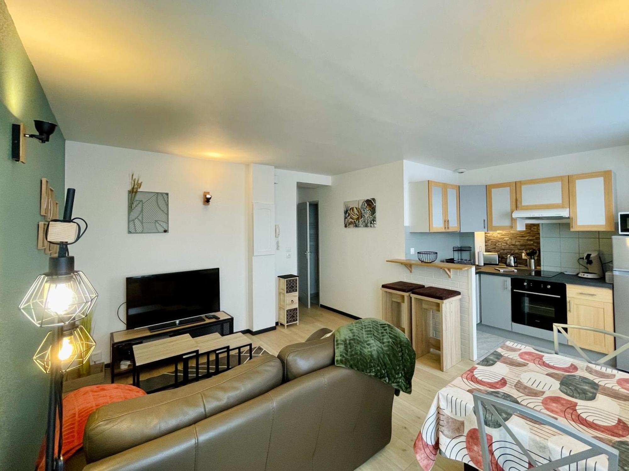 Joli Appartement Avec Parking 蒙贝利亚尔 外观 照片